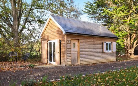 Effingham Common, Effingham, Leatherhead, Surrey, KT24 - Photo 3