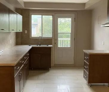 Lachine West / Upper Duplex / 3 Large Bedrooms / Front and Rear Bal... - Photo 1