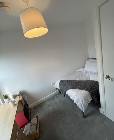 Room in a Shared House, Thyra Grove, NG9 - Photo 4