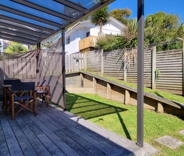 3 bedroom in Totara Vale - Photo 1