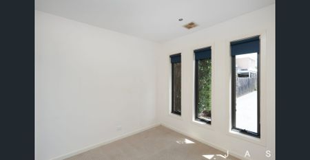 Modern Comfort in a Quiet Newport Pocket - Photo 4