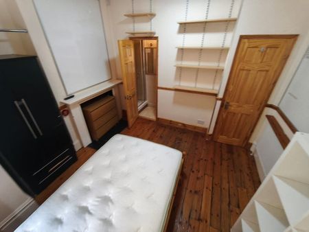 3 Bed Flat, Stanhope Gardens, N4 - Photo 2