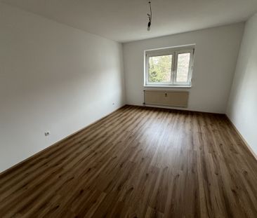 Bruck. Goethestraße - 3 (2 SZ) Zimmerwohnung mit Loggia ... Erstbez... - Photo 1