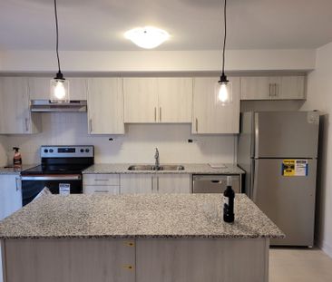 For Lease - 34 Silo Mews, Barrie, Ontario - Photo 3