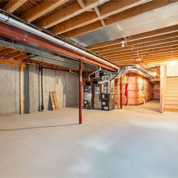 175 LORMONT Boulevard, Stoney Creek, Ontario, L8J0K1 - Photo 1