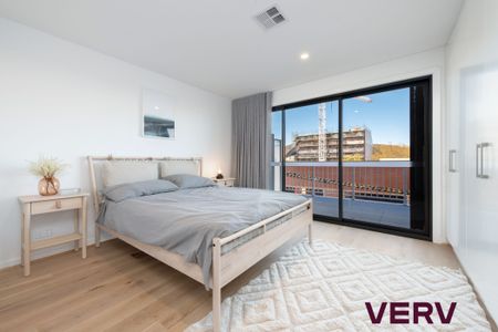 DESIGNER APARTMENT IN THE HEART OF BRADDON - Photo 2