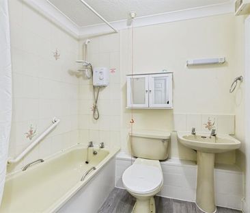 The Croft, College Road - Photo 1