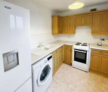 2 bedroom flat to rent - Photo 4