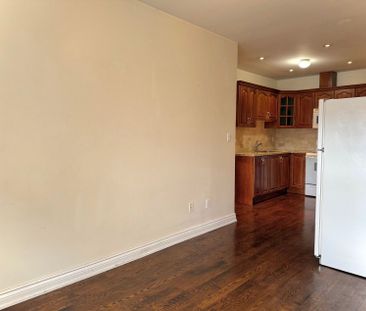 For Lease - 2038 Danforth Avenue Unit# 1, Toronto, Ontario - Photo 2
