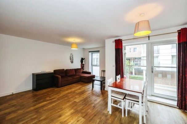 Cross Street, Portsmouth - Photo 1