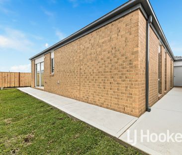 Move Right In – 77 Hansel Avenue Has It All! - Photo 6