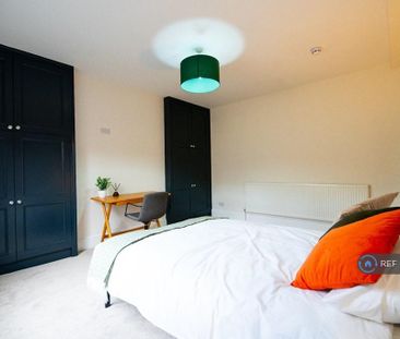 1 bedroom in a house share to rent - Photo 5