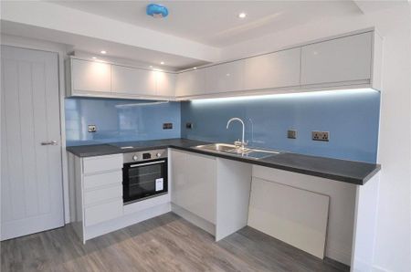 3 bedroom terraced house to rent - Photo 5