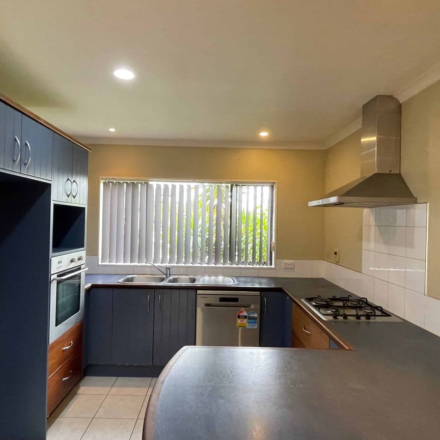 GRAB THE FAMILY HOME - Photo 1