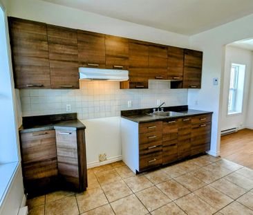 Immeuble - 548-558 King Est Appartement 4 ½ à Louer Rue King Est - ... - Photo 2