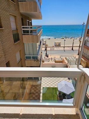 Alquiler de piso en Paseo Marítimo Rey de España - Photo 1