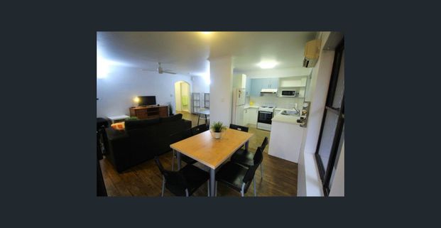 FURNSIHED, AIR CONDITIONED AND 2 MINUTE WALK TO UQ - Photo 1