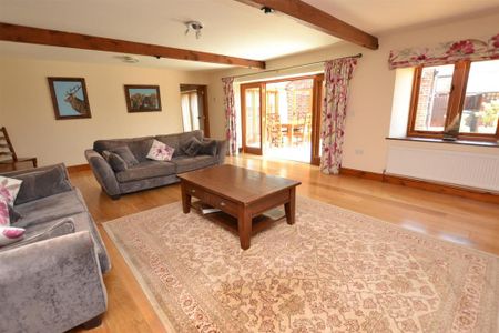3 bedroom barn conversion to rent - Photo 4