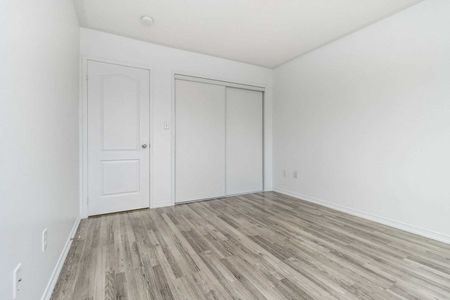 For Lease - 2484 Post Road Unit# 13, Oakville, Ontario - Photo 4