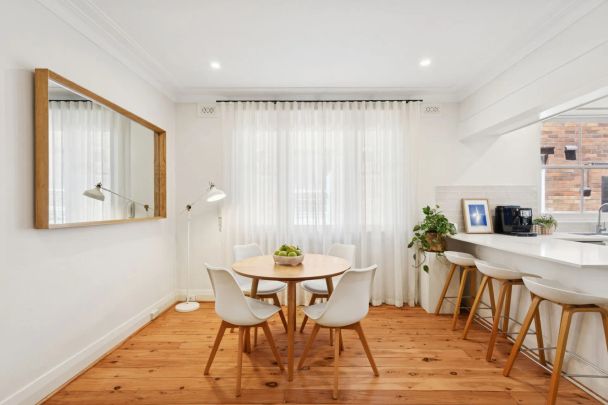 Stylish Boutique Apartment in an Exclusive Parkside Enclave - Photo 1