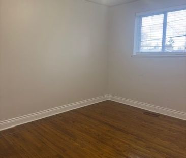 For Lease - 695 Annland Street, Pickering, Ontario - Photo 4