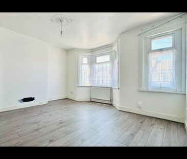 5 Bed Terraced House, Selsdon Road, E13 - Photo 6