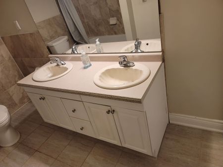 For Lease - 6 Crevice Gate, Brampton, Ontario - Photo 3