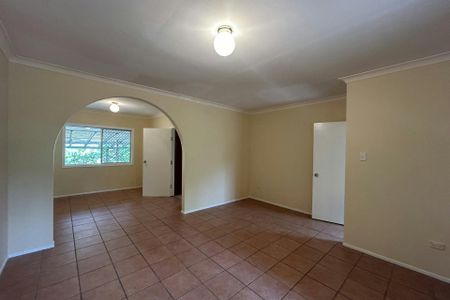 WHERE COMFORT MEETS EASY FAMILY LIVING - THIS BEAUTIFUL HOME IS AVAILABLE NOW! - Photo 4