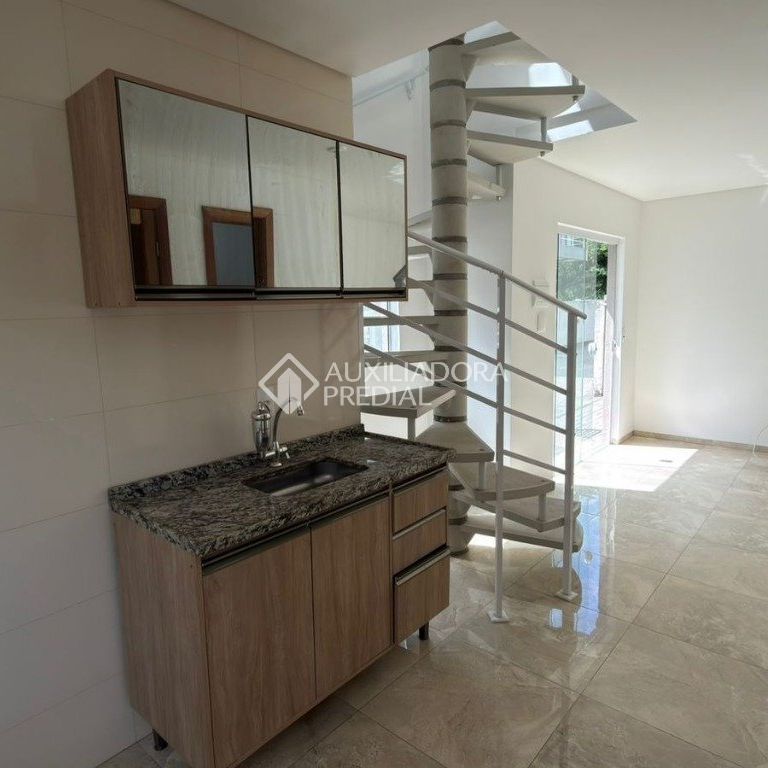 Casa com 2 quartos e 95m² para alugar em Rio Tavares, Florianópolis. - Foto 1