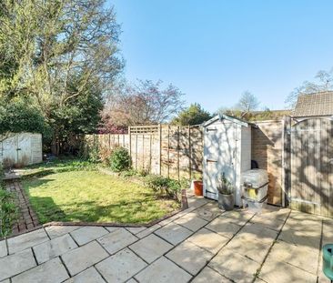 Meadow Vale, Haslemere, Surrey, GU27 - Photo 6