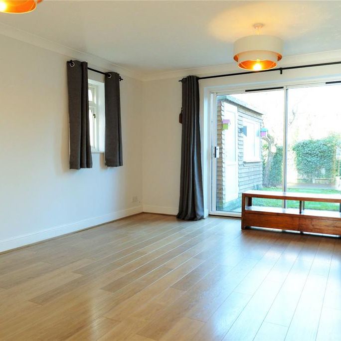 3 bedroom end of terrace house to rent - Photo 1