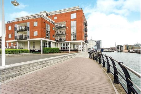 Arethusa House, Gunwharf Quays, PO1 - Photo 3