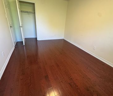 For Lease - 116 Flowertown Avenue, Brampton, Ontario - Photo 6