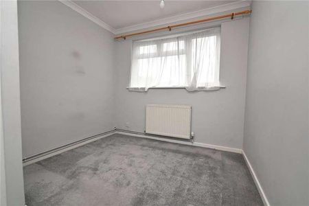 Britten Road, Basingstoke, Hampshire, RG22 - Photo 4