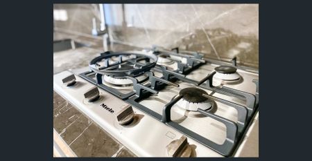 1 bedroom 1 bathroom & 1 study room - Photo 4