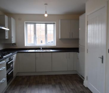 4 bedroom detached house to rent - Photo 4