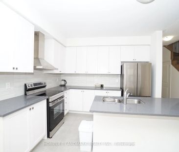 Condo Townhouse For Lease | N9246880 - Photo 5