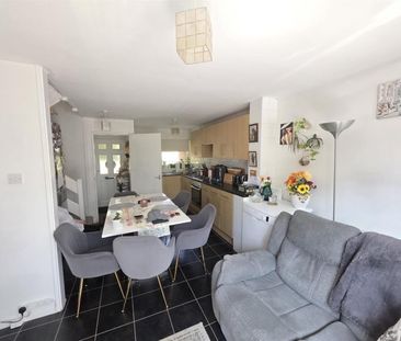 4 Bedroom House To Let - Photo 1