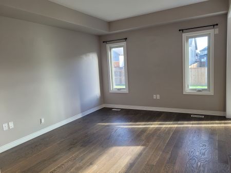 For Lease - 7770 Hanniwell Street, Niagara Falls, Ontario - Photo 5