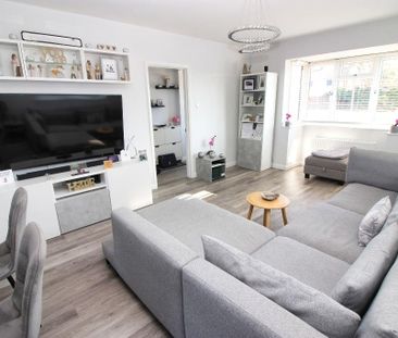 3 bedroom detached bungalow to rent - Photo 2