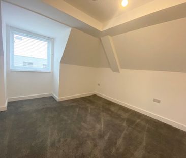 Peterborough - Photo 2