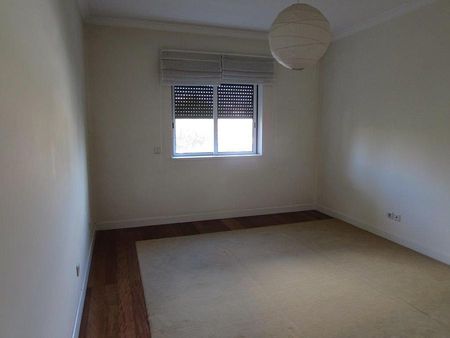 3 Bedroom Apartment with garden, São João do Estoril, Cascais - Photo 5