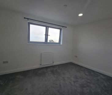 3 bedroom flat to rent - Photo 6