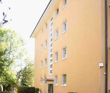 Studio rénové au 3ème étage avec balcon - Photo 2