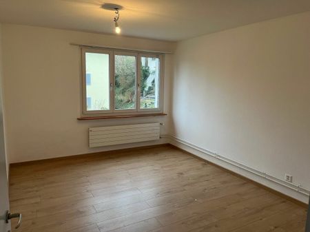 Hel­le 4-Zim­mer Woh­nung mit gu­tem Ver­kehrs­an­schluss - Photo 2