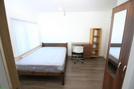 6 bedroom terraced house to rent - Photo 5