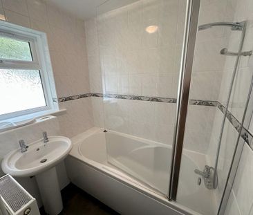 2 bedroom end of terrace house to rent - Photo 4