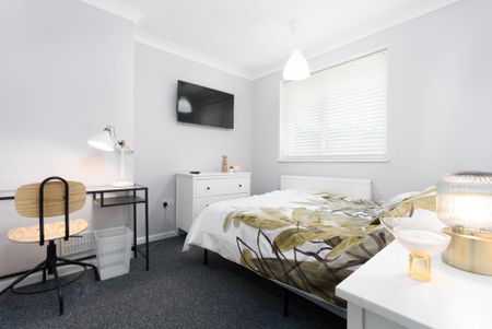 6 bedroom end of terrace house to rent - Photo 2