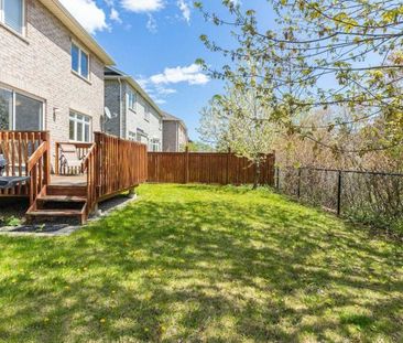 For Lease - 2168 Colonel William Parkway, Oakville, Ontario - Photo 2