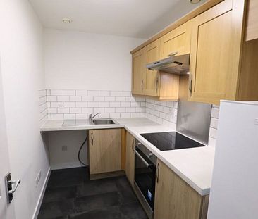 2 Bed, Flat - Photo 6